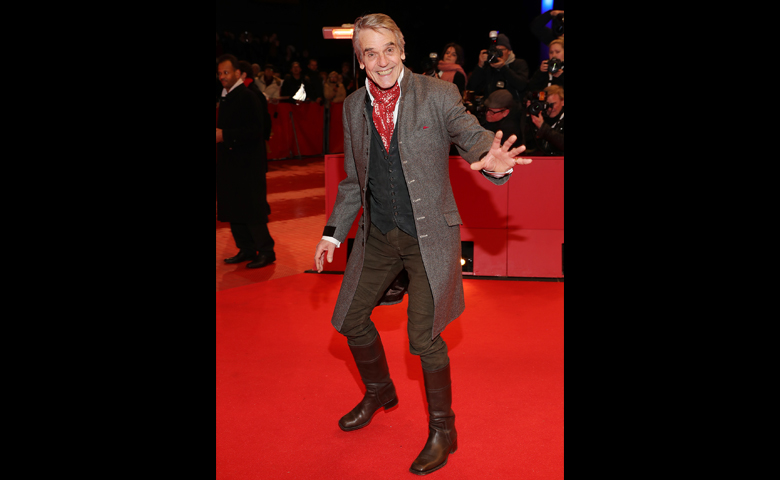 04-gettyimages-1207590928_jeremy_irons
