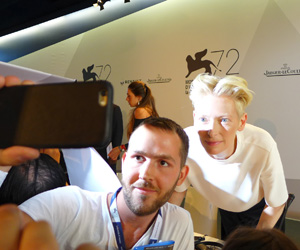 05-ever_classy-tilda_swinton-selfie.jpg