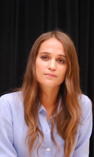 07-alicia_vikander.jpg