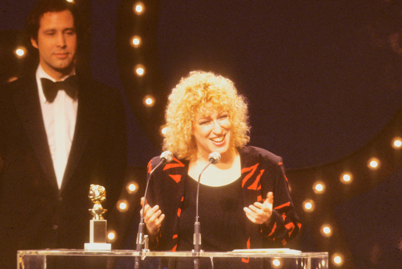 1980_gg37_bette_midler_chevy_chase_fotor