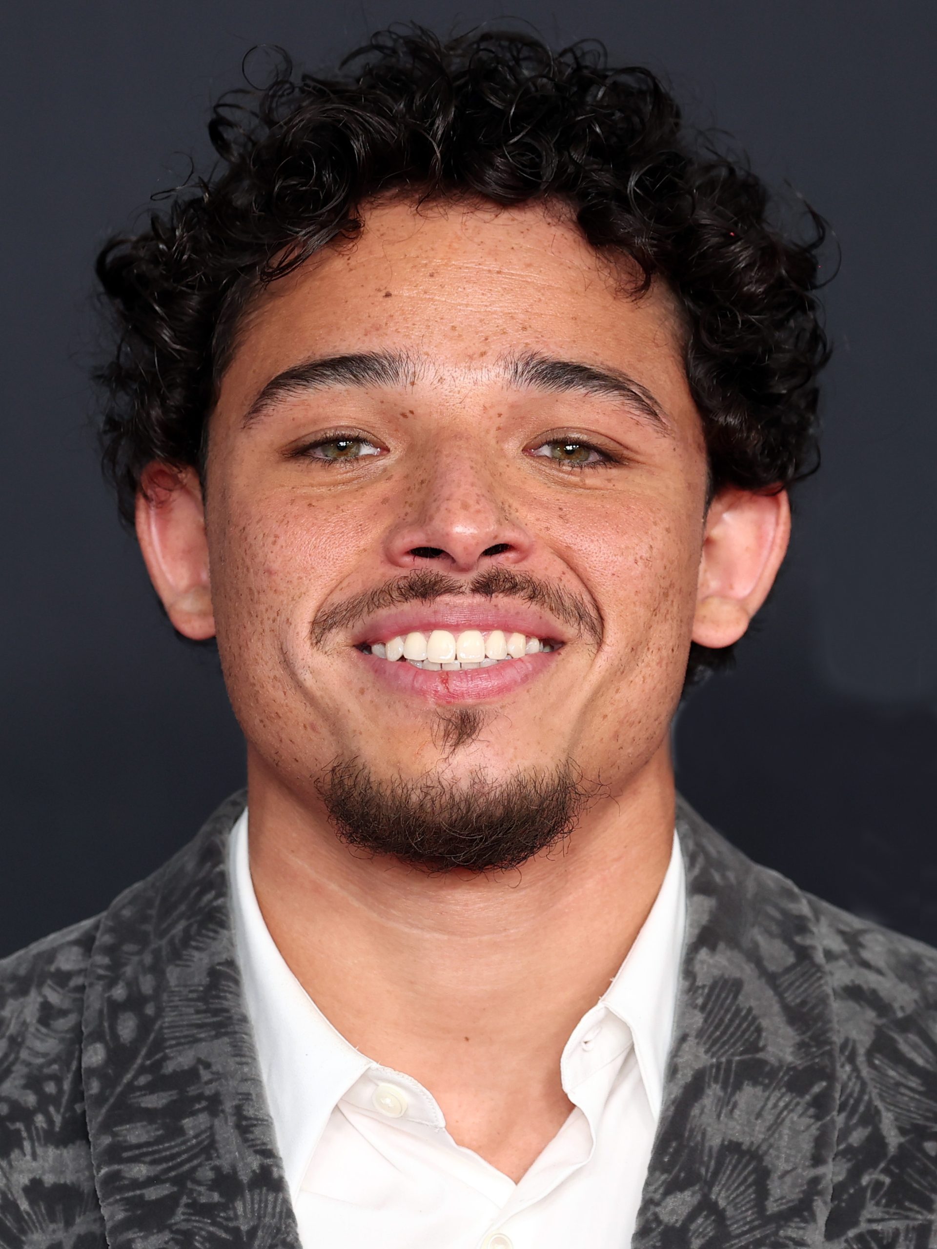 Nominee Profile 2022 Anthony Ramos In the Heights Golden Globes