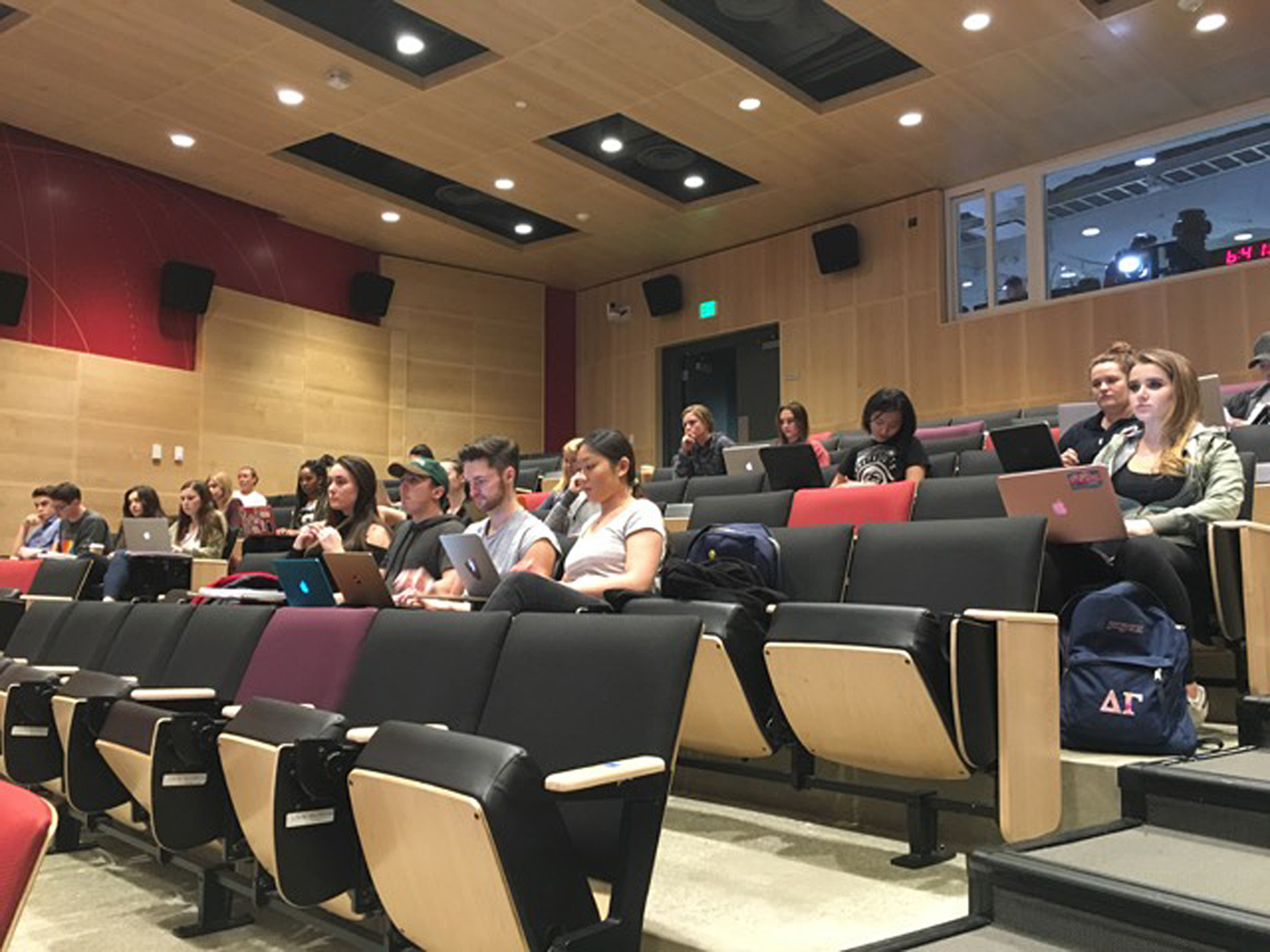 USC’s Annenberg School for Communication and Journalism students listening to the panel moderated by Senior Lecturer and former TV Guide senior editor, Mary Murphy. The class was titled ‘Specialized Journalism: The Arts’. 