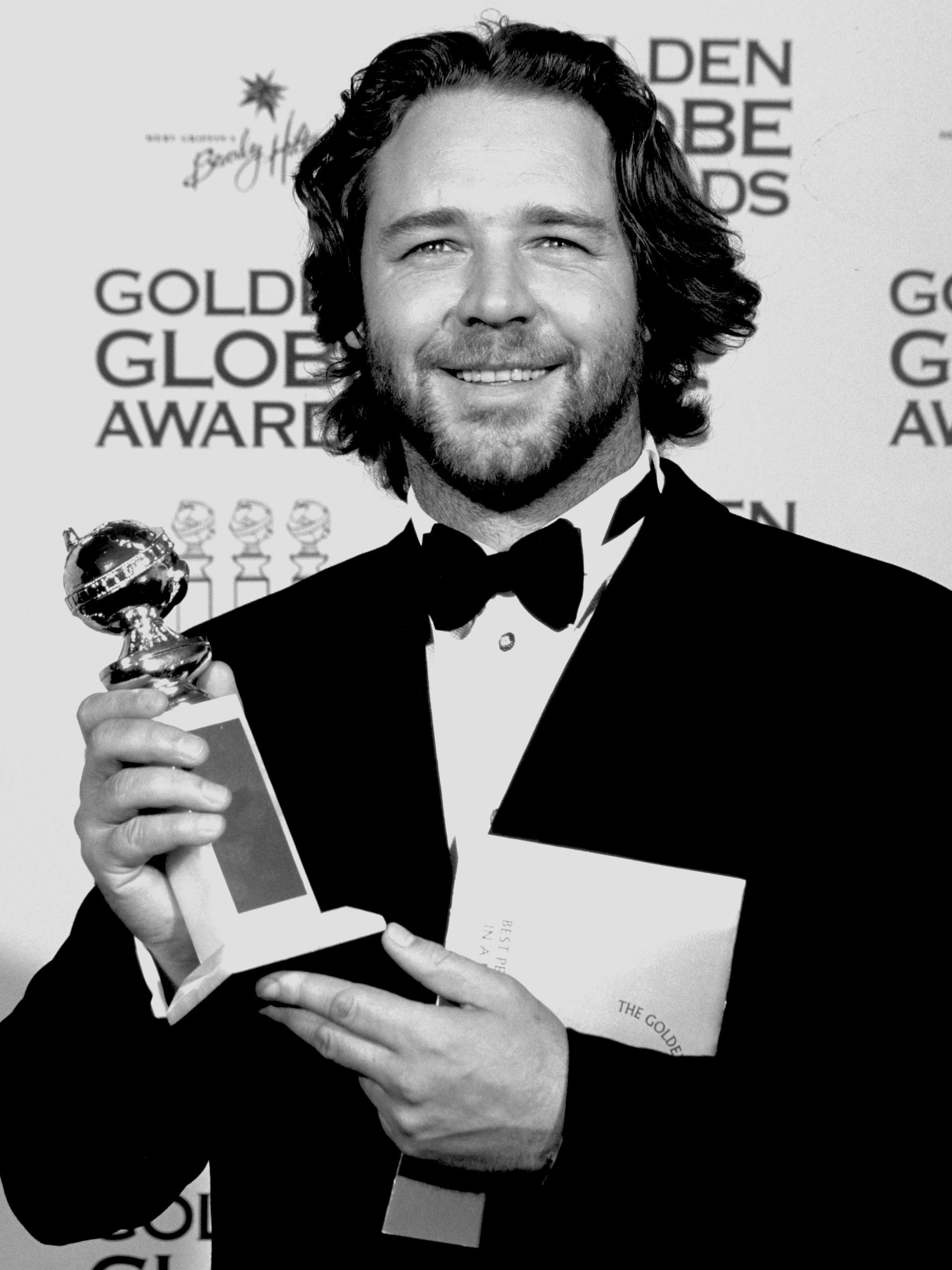 russell crowe c hfpa 2002 bw scaled