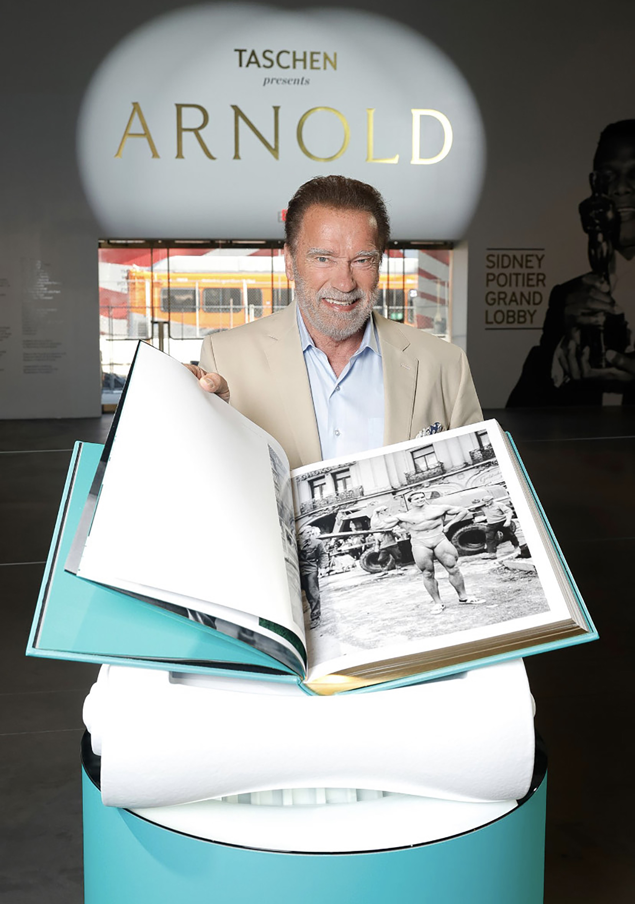 Arnold Schwarzenegger es un libro abierto en su vida - Golden Globes