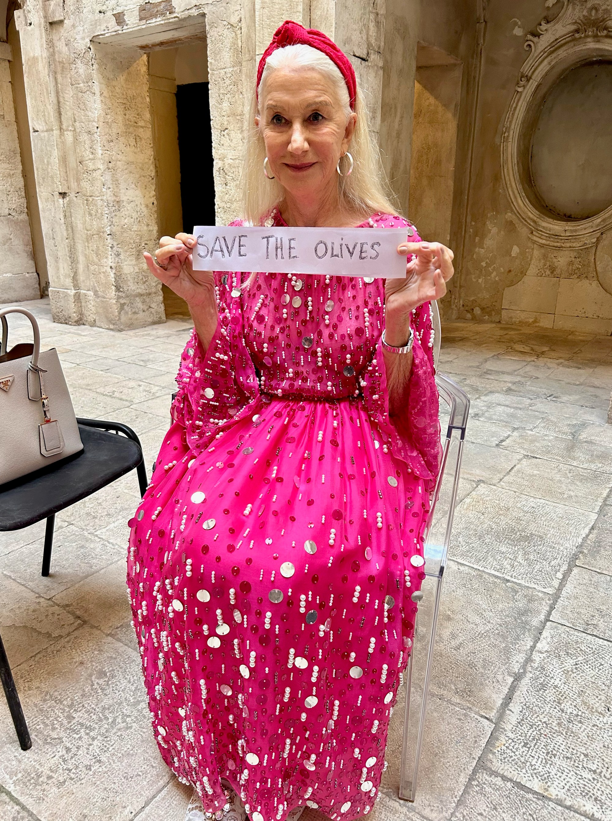 Helen mirren pink dress hotsell