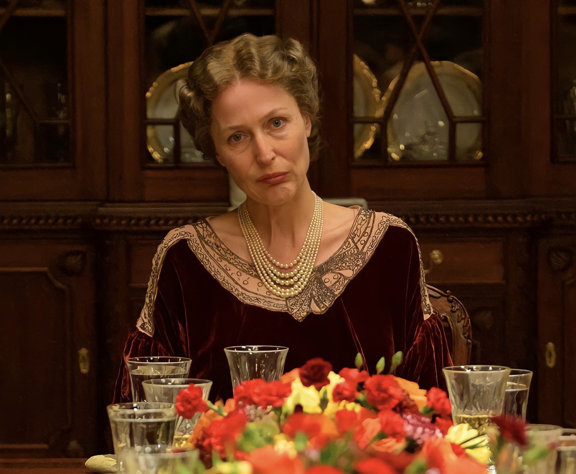 Gillian Anderson as Eleonore Roosevelt in The First Lady 