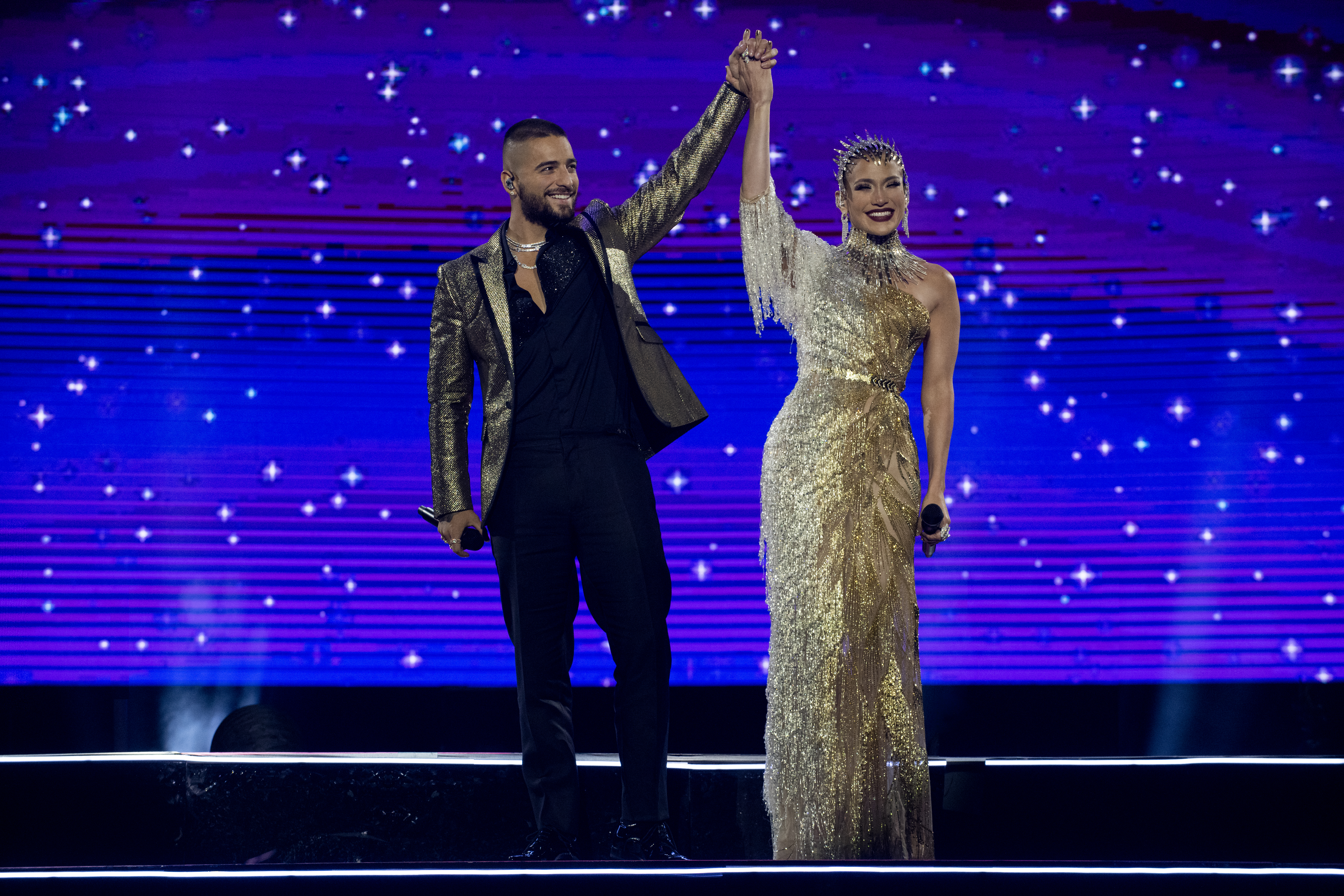 Maluma and Jennifer Lopez in "Marry Me" (2022)