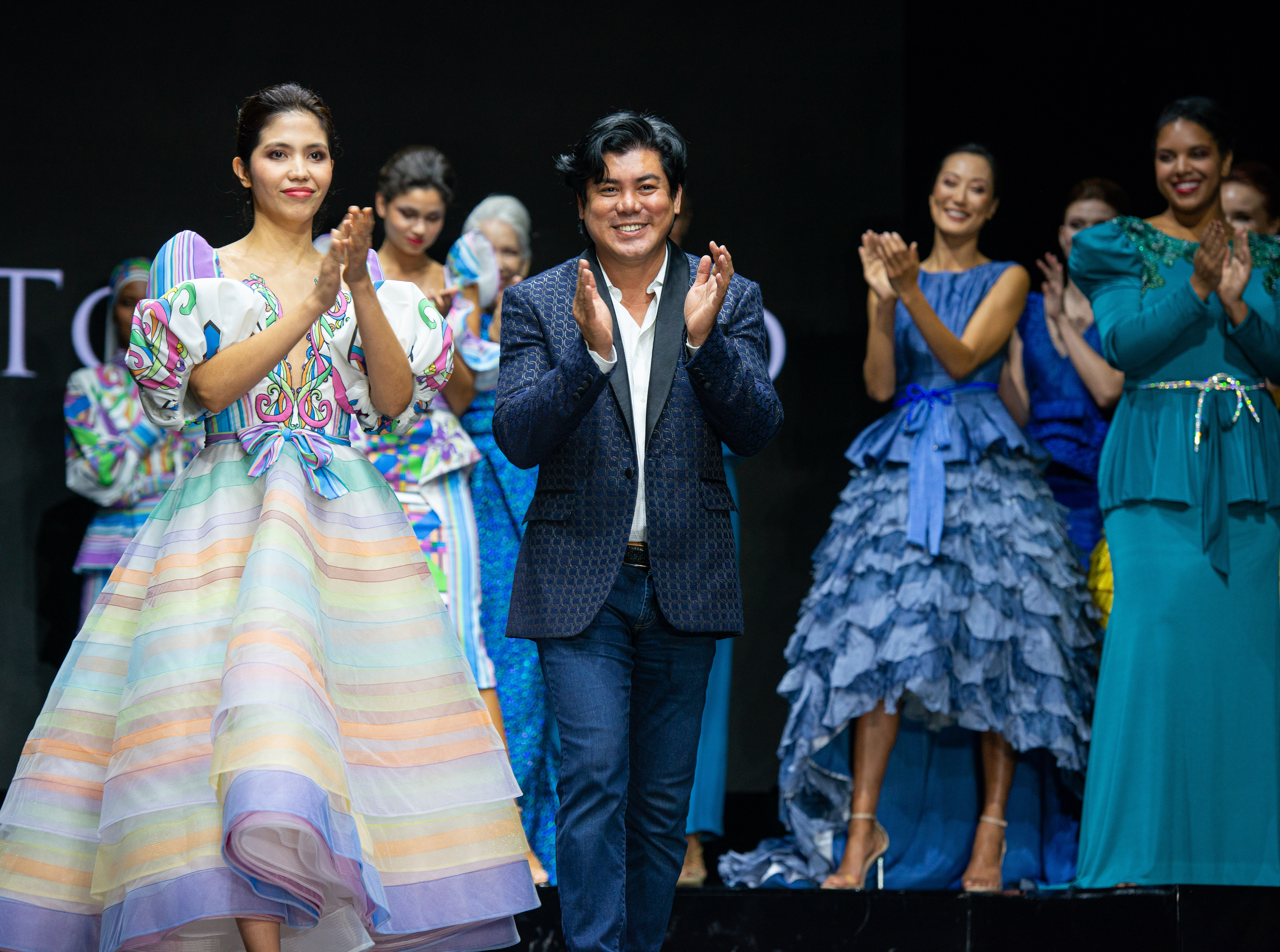 Oliver Tolentino and his Pina-seda - Fabric made from a 300-year tradition