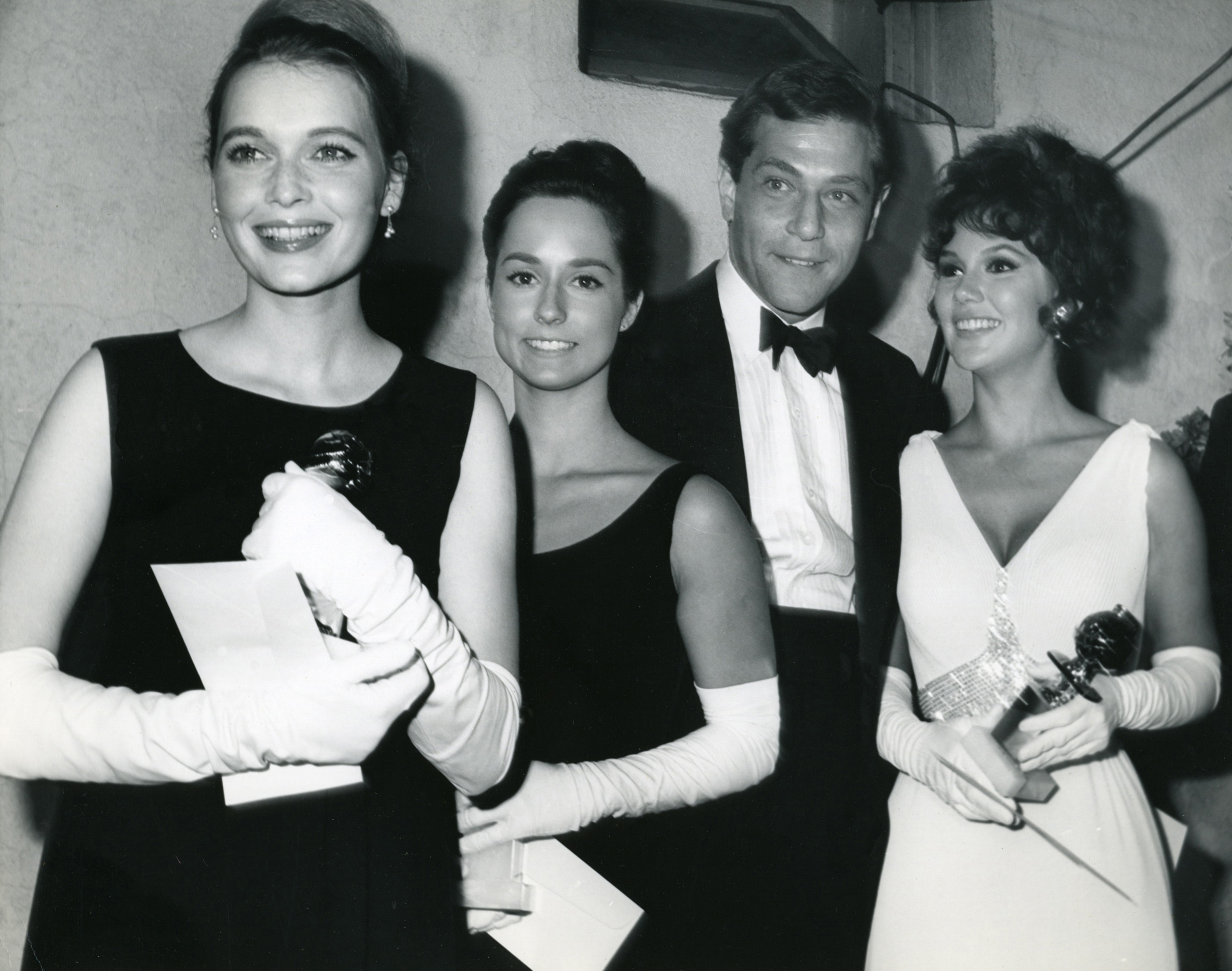 Mia Farrow, Celia Kaye, George Segal, Mary Ann Mobley