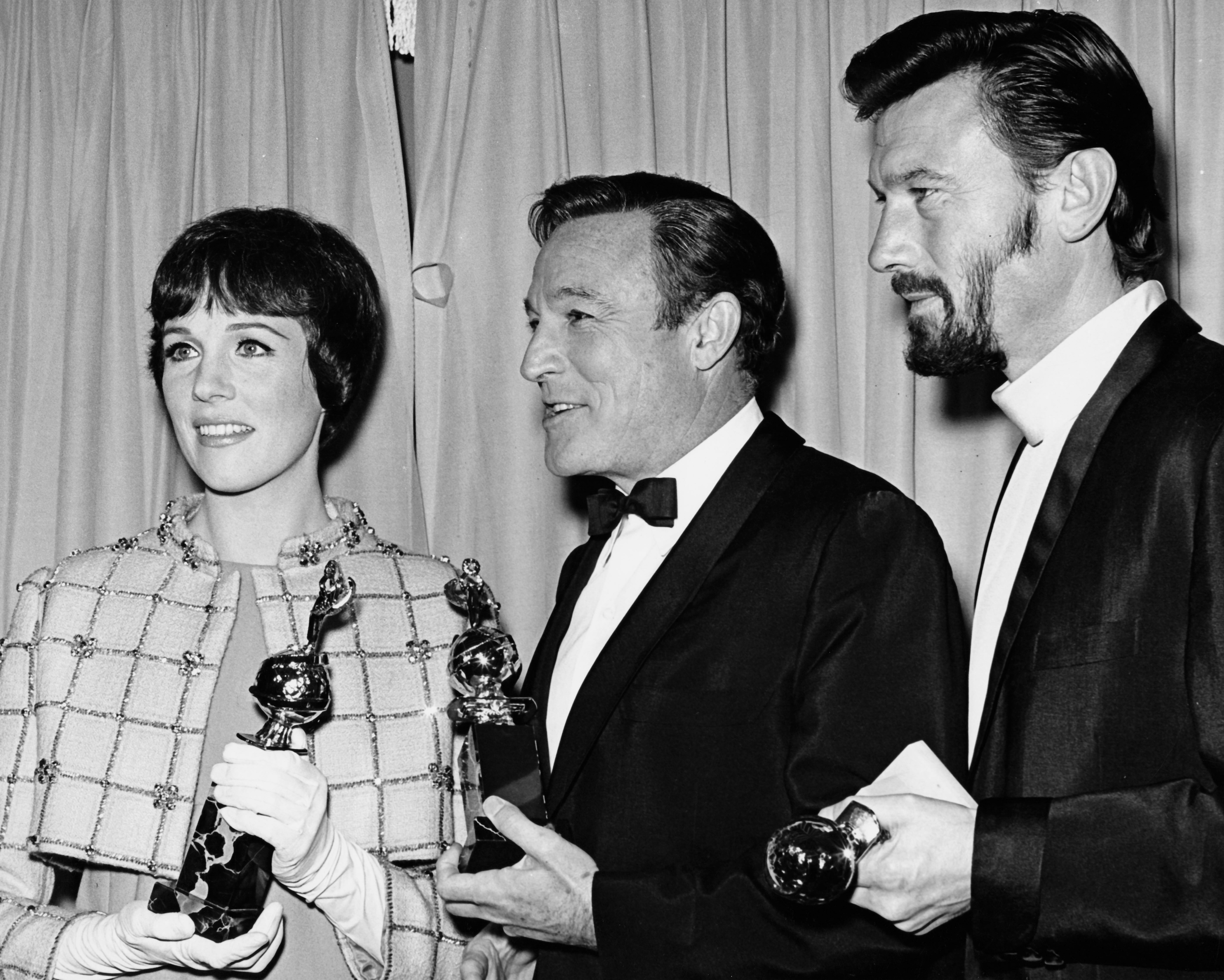Julie Andrews, Gene Kelly, Laurence Harvey