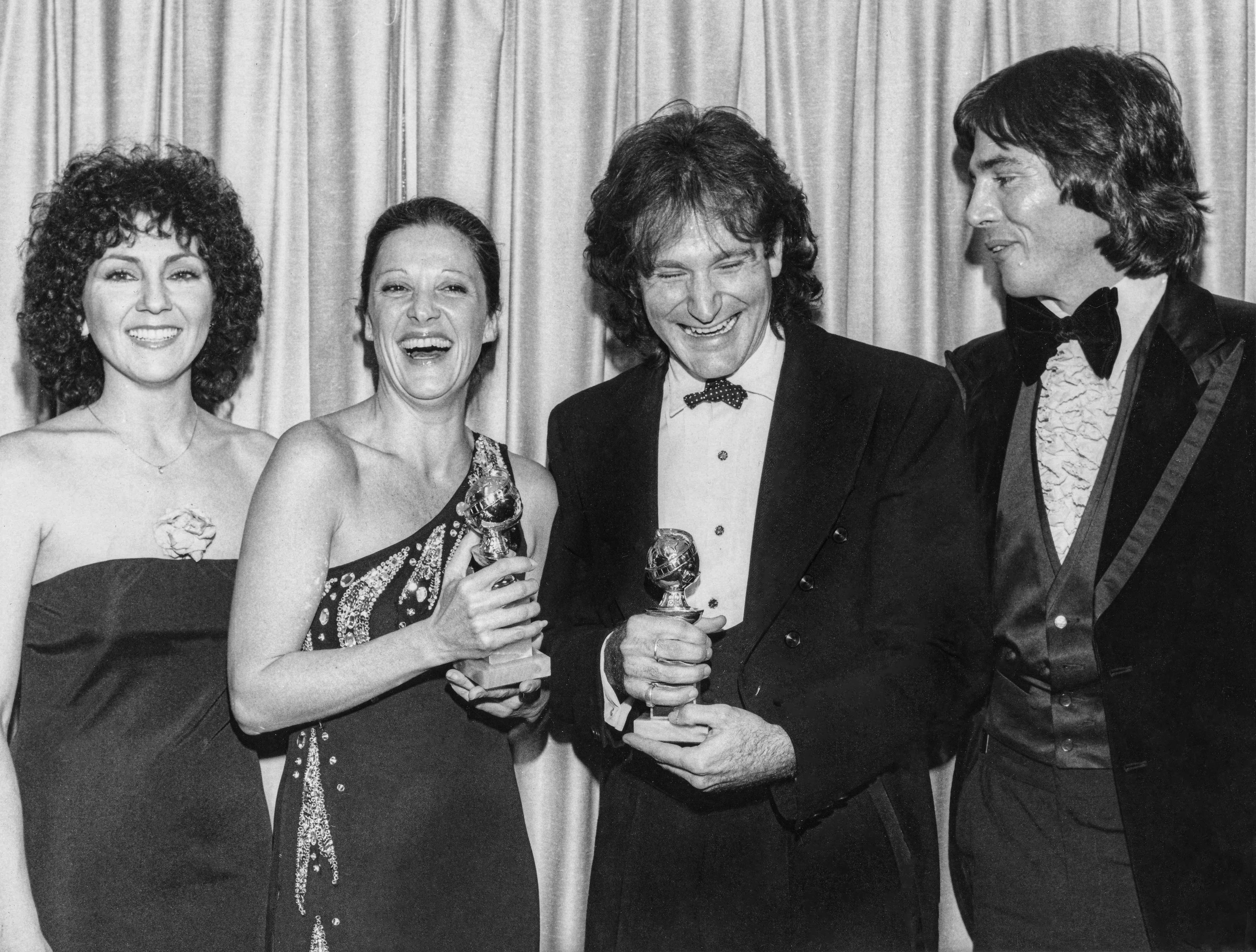 Joyce Dewitt, Linda Lavin, Robin Williams, Richard Hatch