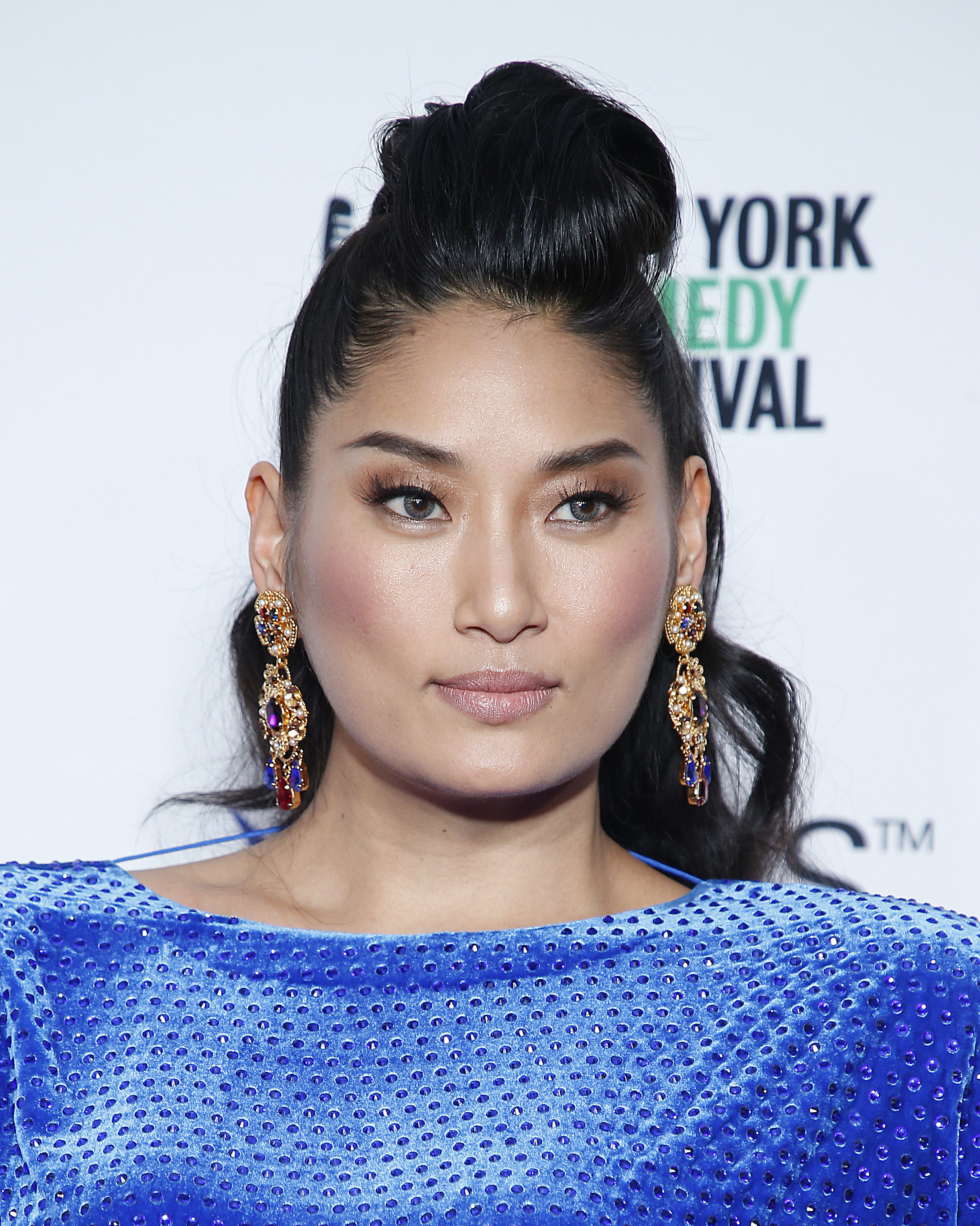 Who is Chloe Flower, the Asian American musician who performed at the 2023  Golden Globes?