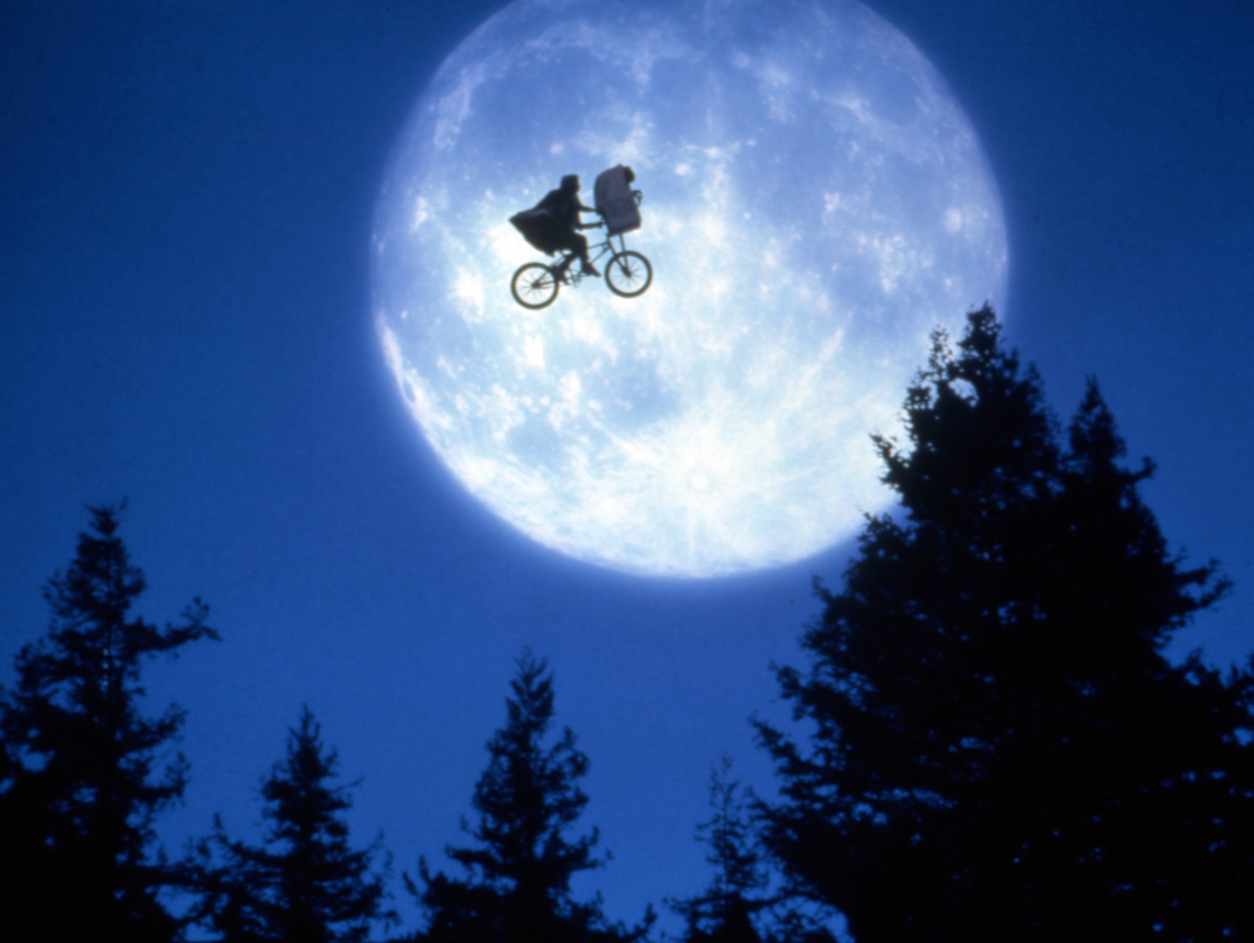 E.T.' phones home 40 years later – The Varsity Cinema