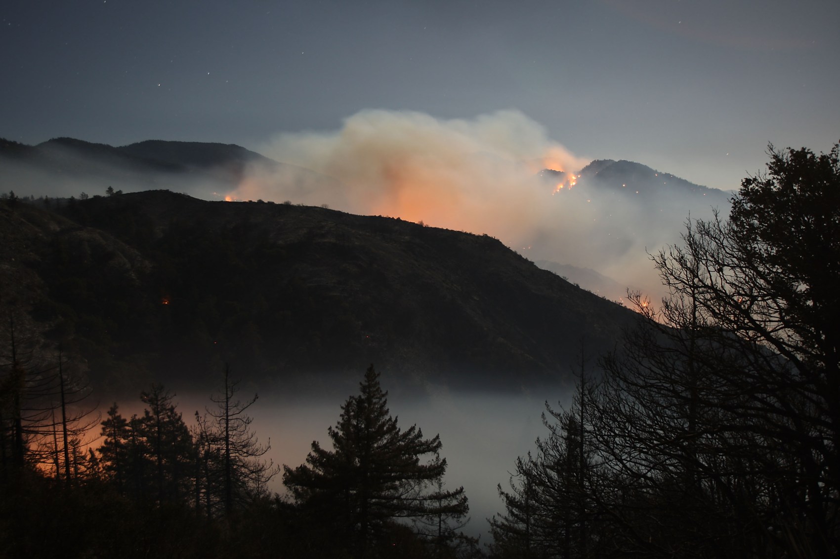 The Station Wild Fire Spreads To Over 100,000 Acres North Of Los Angeles