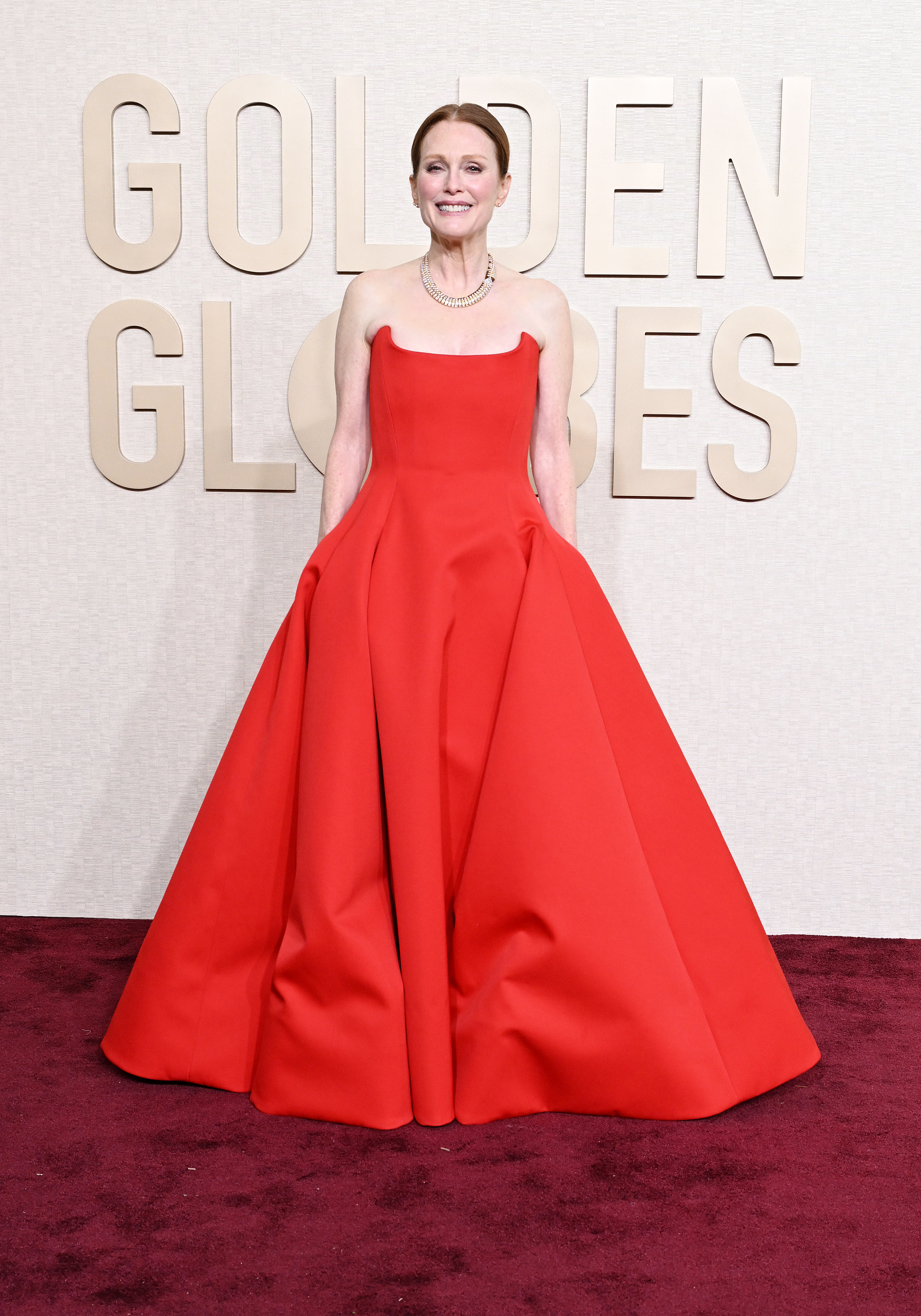 Julianne Moore Arrives At The Red Carpet At The 81st Golden Globe ...