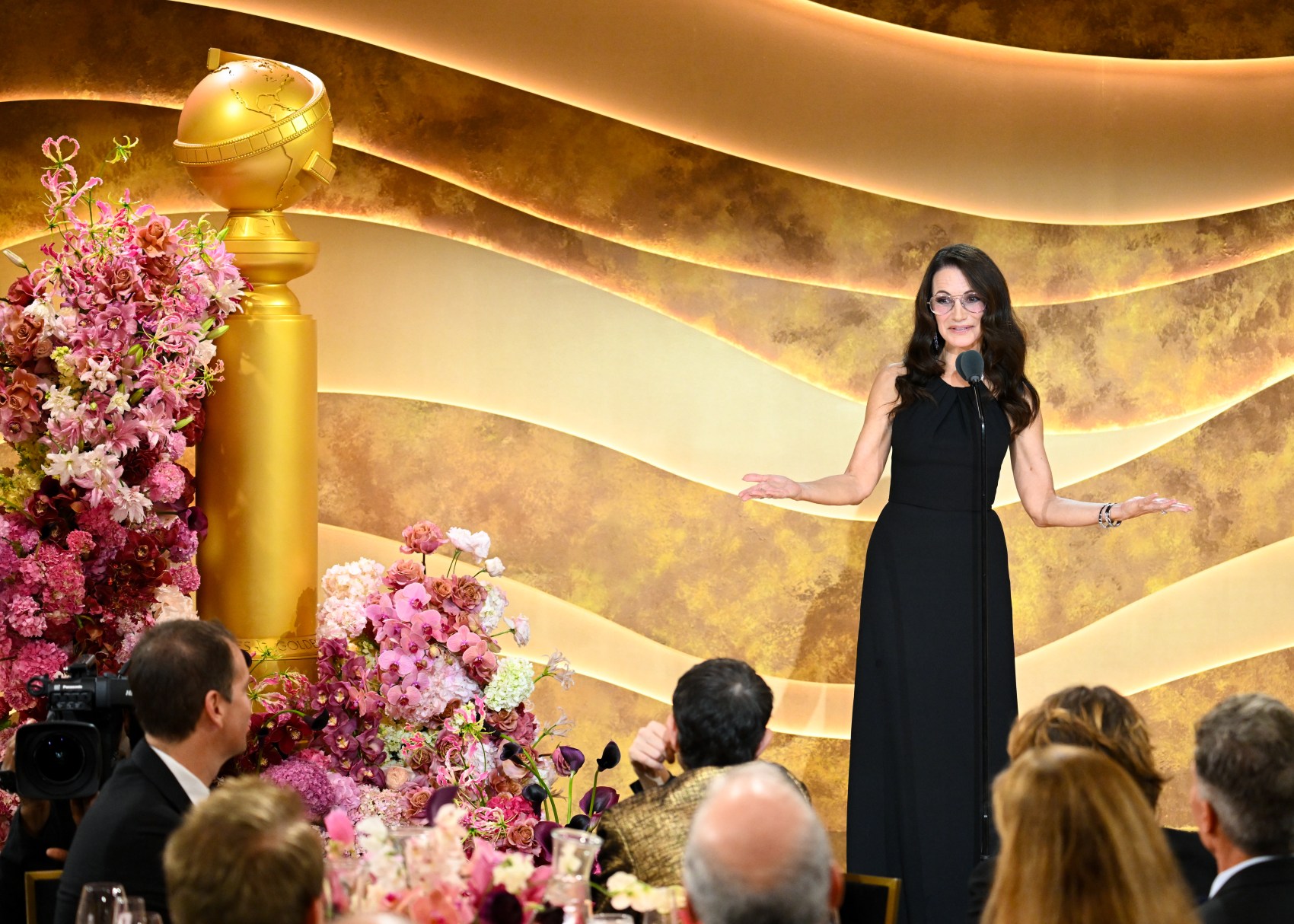 Golden Eve: The Golden Globes Honor Helen Mirren & Sarah Jessica Parker