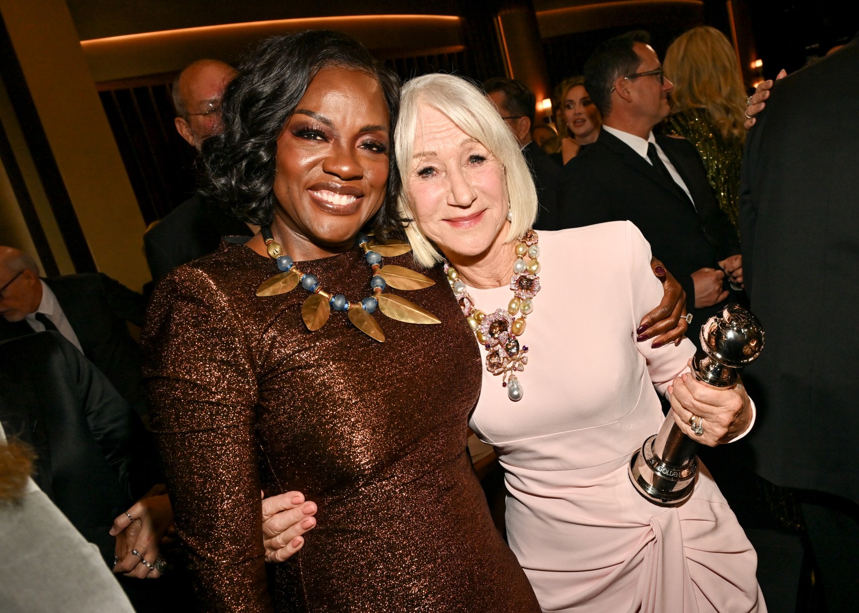 Golden Eve: The Golden Globes Honor Helen Mirren & Sarah Jessica Parker